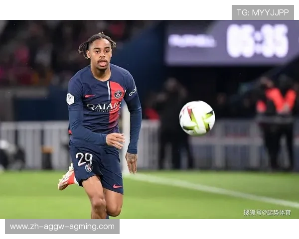 法甲各支球队主场球衣配色与风格对比分析