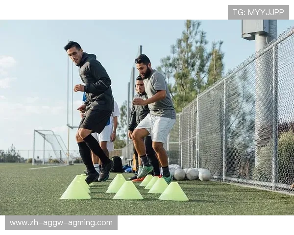 足球外旋矫正方法提升足球运动员运动协调性